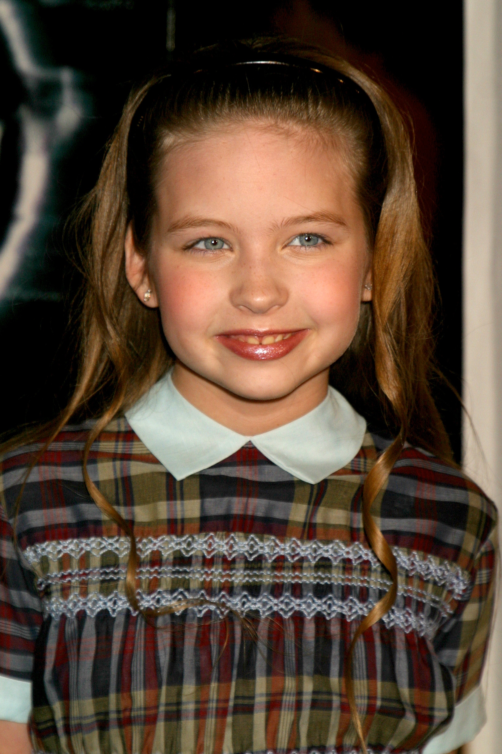 Daveigh Chase attends the premiere of "The Ring" during The Hollywood Film Festival at The ArcLight Theatre on October 2, 2002 in California. | Source: Getty Images