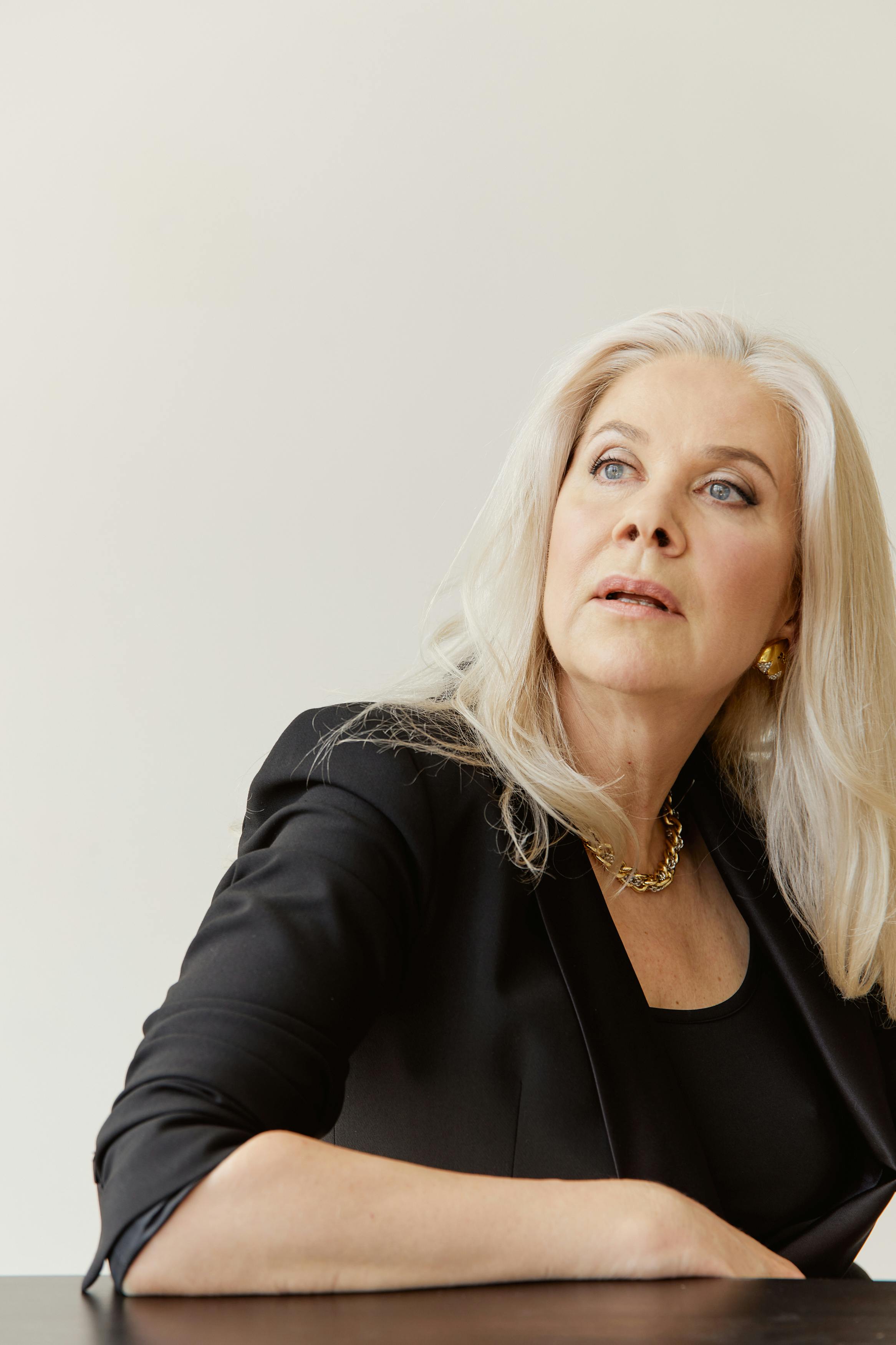 An unimpressed woman | Source: Pexels
