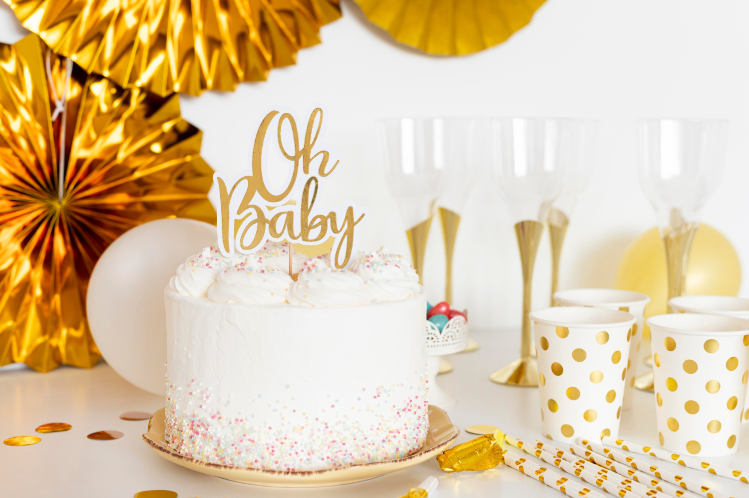A cake on a party table | Source: Freepik