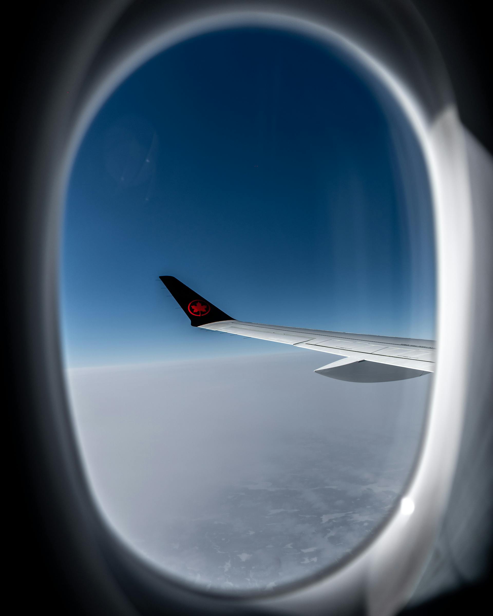 An airplane wing | Source: Pexels