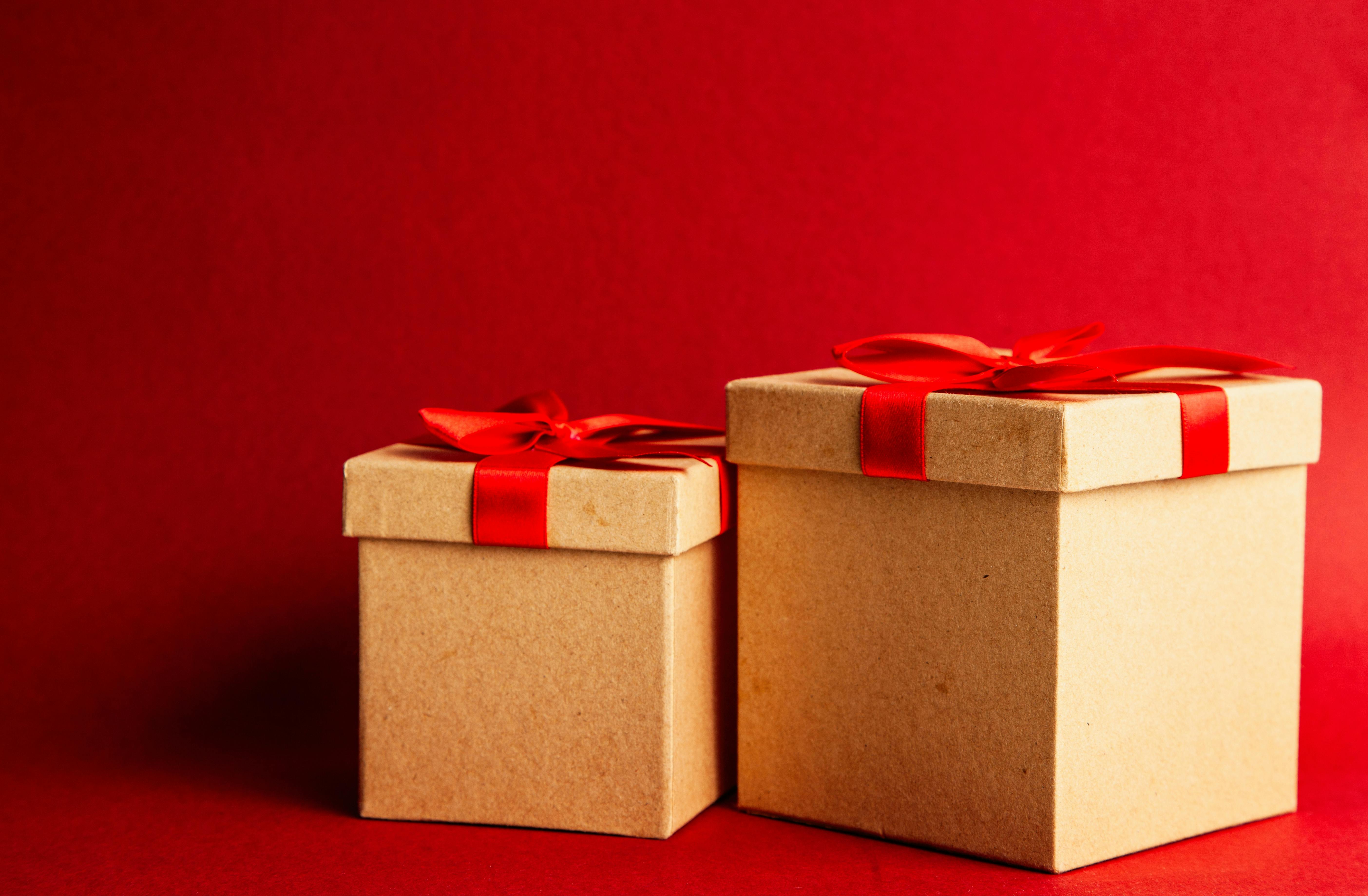 Two gift boxes | Source: Pexels