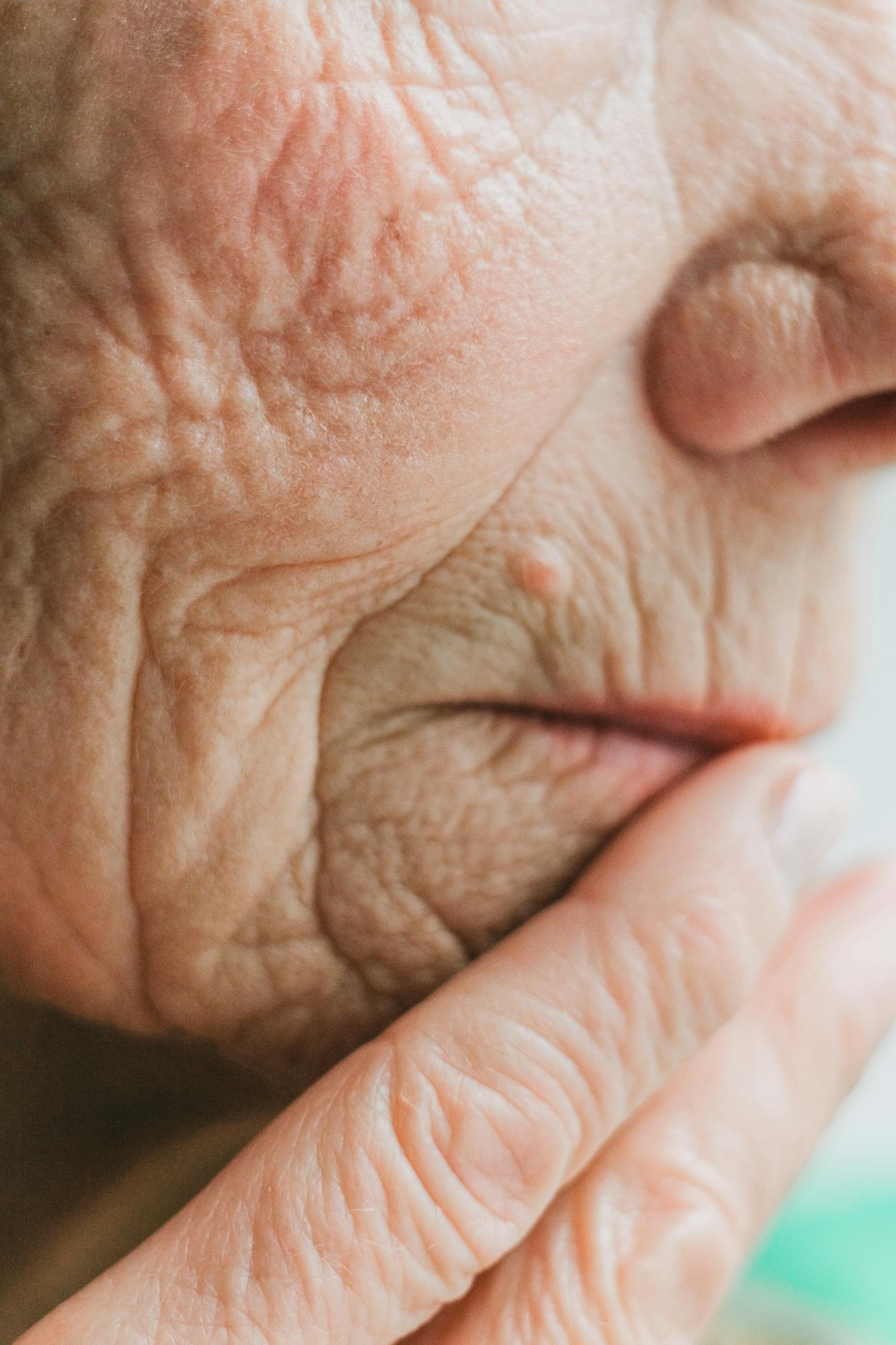 A close-up shot of an elderly lady's face | Source: Pexels