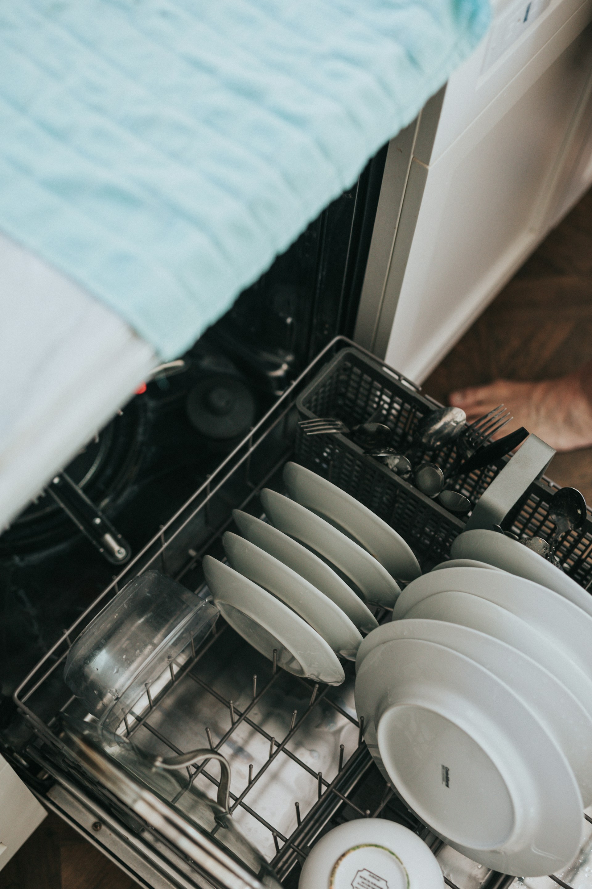 A dishwasher | Source: Unsplash