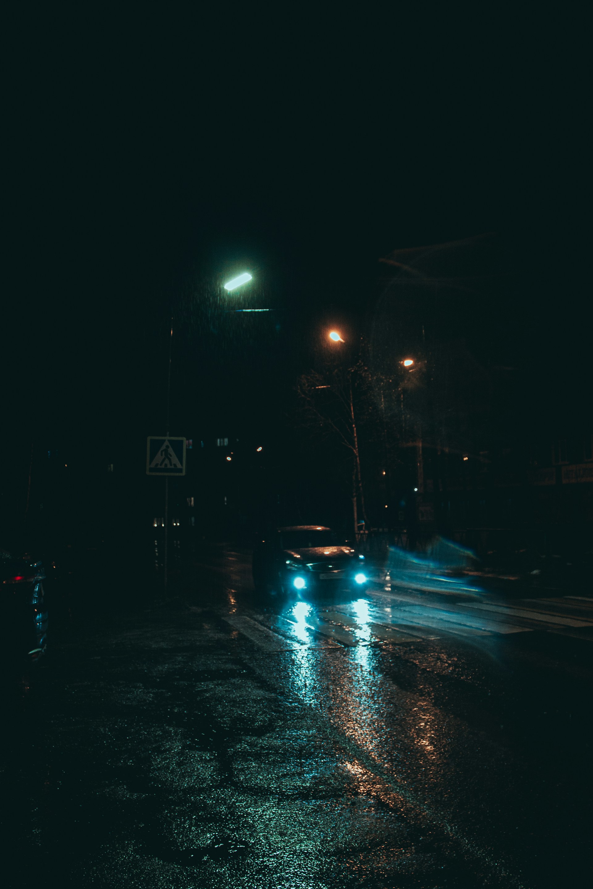 A rainy night | Source: Unsplash