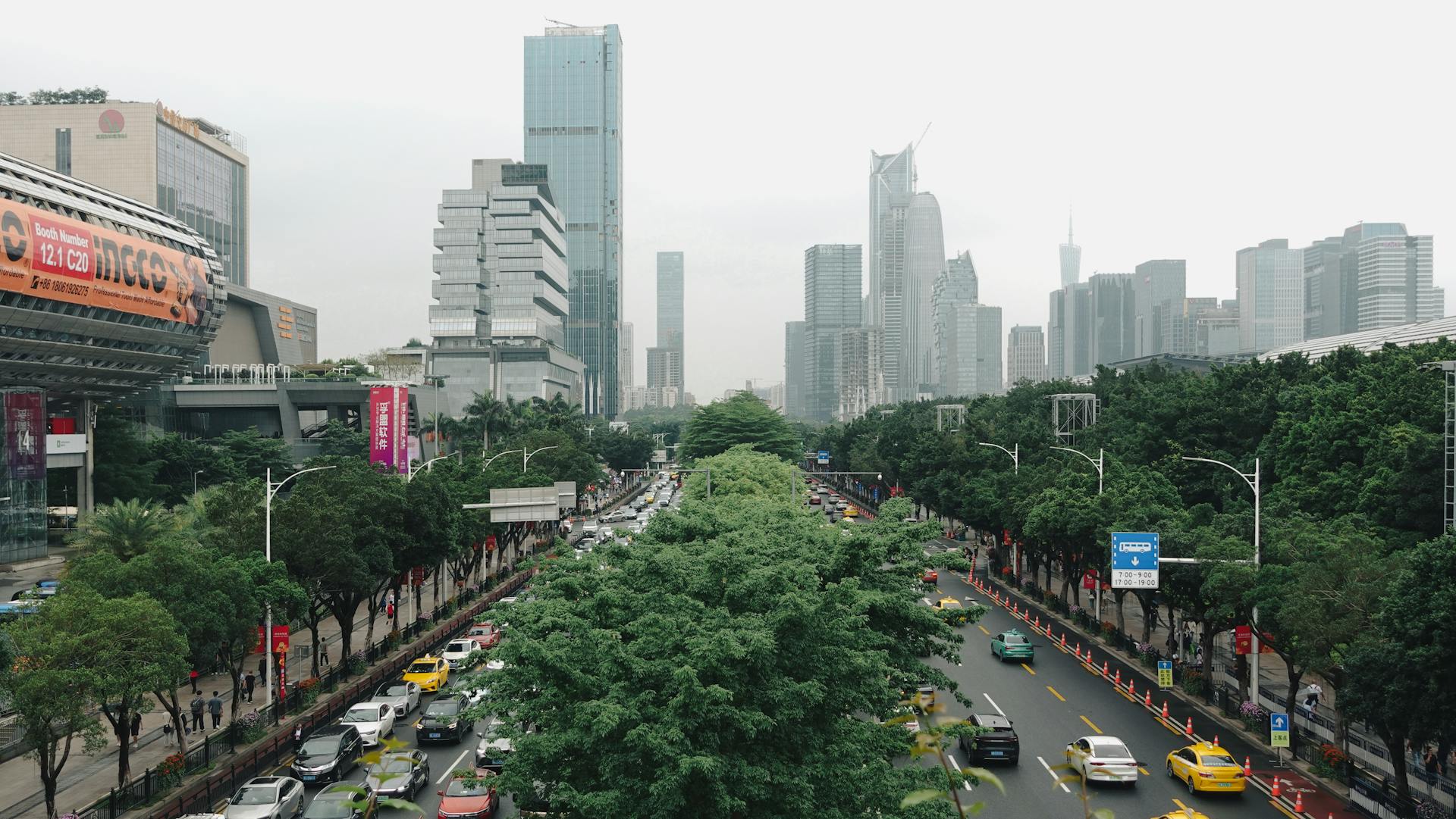 Traffic in a city | Source: Pexels